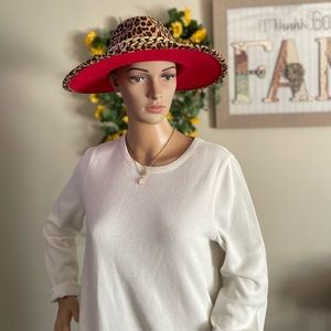 in fair condition all white casual long sleeve T-shirt